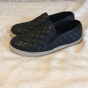 Steve Madden ecentrcq slip ons